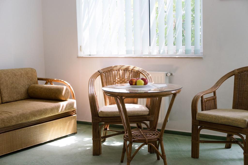 Vila Elena เอโฟริเอนอร์ด ภายนอก รูปภาพ